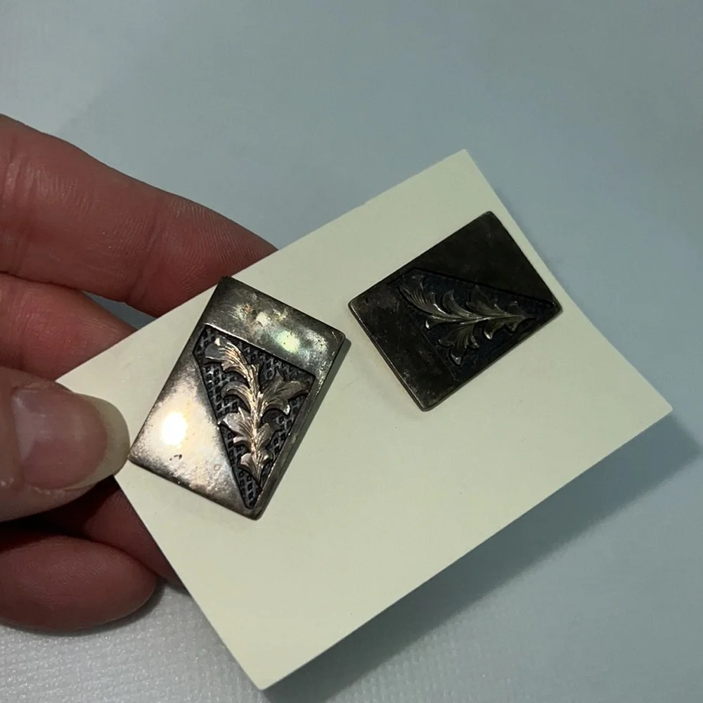 VINTAGE CUFF LINKS STAMPED “STERLING” SILVER WESTERN FOLIAGE DESIGN